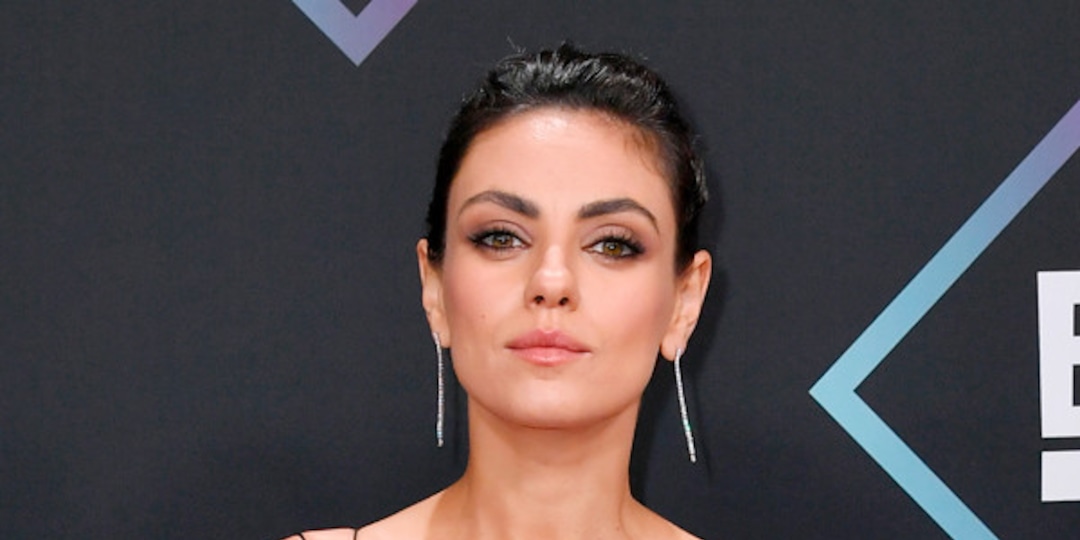 Mila Kunis Brings Spaghetti Straps Back At The Pcas E Online Au